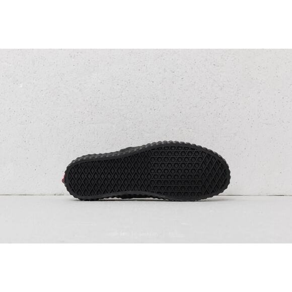 VANS Classic Slip On Marvel Black Widow Unisex Skate Shoes Size 5 Men 6.5 Women